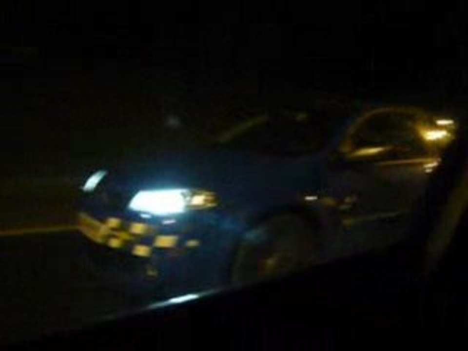 Run Civic Type R EP3 vs Megane RS R26