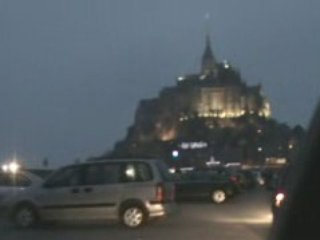 travelling arrivée au Mont Saint Michel de nuit