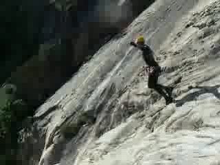 Saut en canyoning