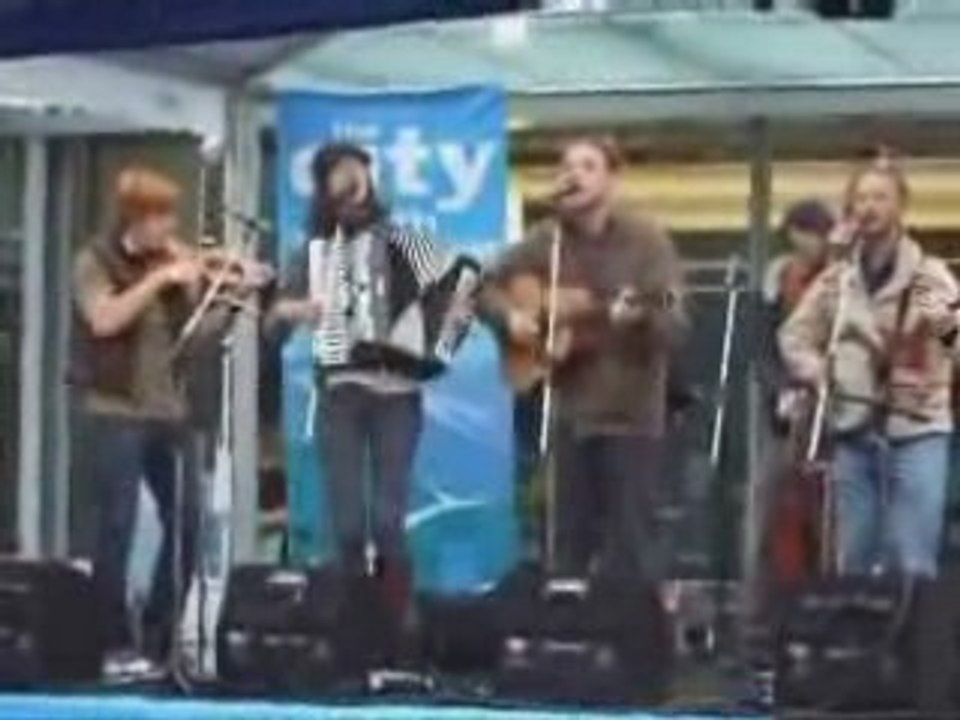 Best Vancouver Festival Entertainers $50/hr - Crowd Reviews