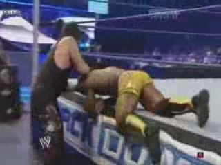 smackdown shelton benjamin vs the undertaker (2)