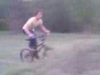 yohan le blereau qui sait pas faire du velo mdr