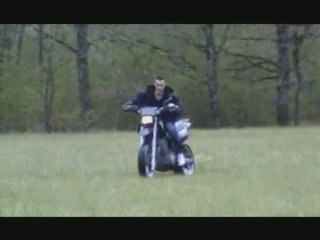 "LE CAMPING":13H arrivé d'alix le roi d'la glisse...