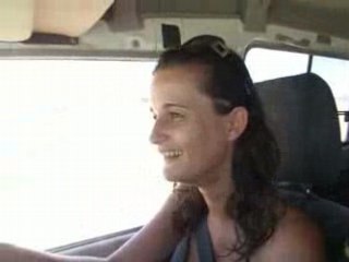 Flo passe son permis de conduire... sur sable!