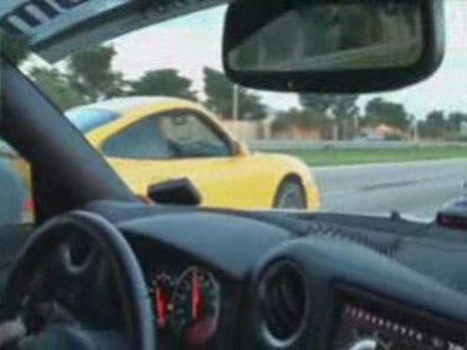 Skyline gtr35 vs porsche 997 twin turbo