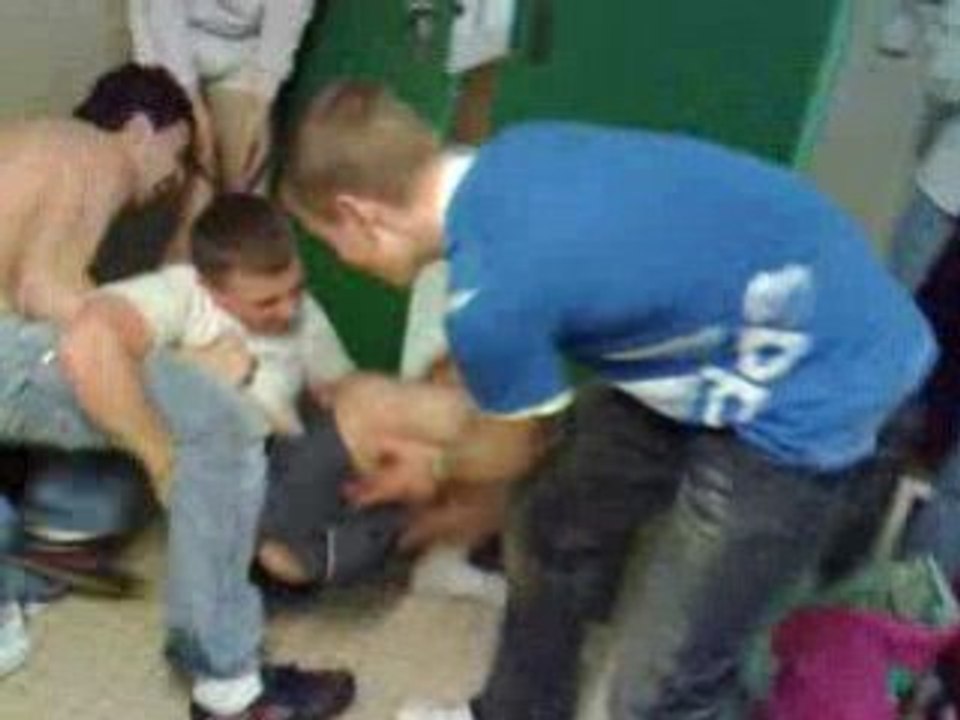 Tony a poil dans le vestiaire