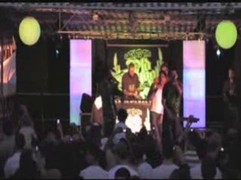 Tunisiano feat Aketo - Graver dans la Roche - BOSS 3 Carvin