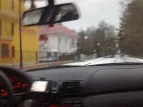 Jazda po Pobierowie w zimie na letnich oponach