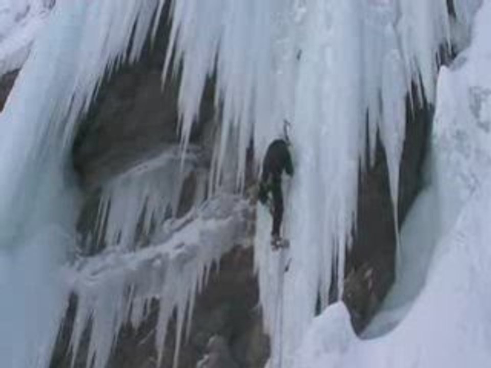 Cascade de glace pour l'ENJA (2008)
