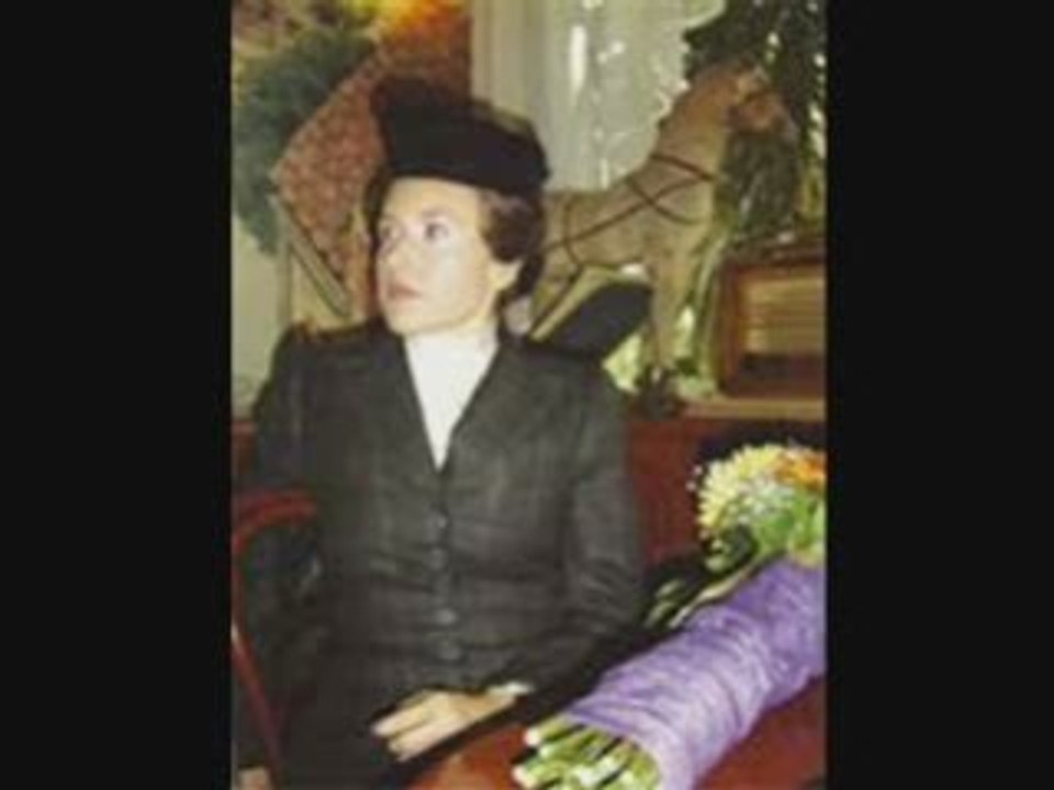 Anica Dobra - Hodam sad kao zombi