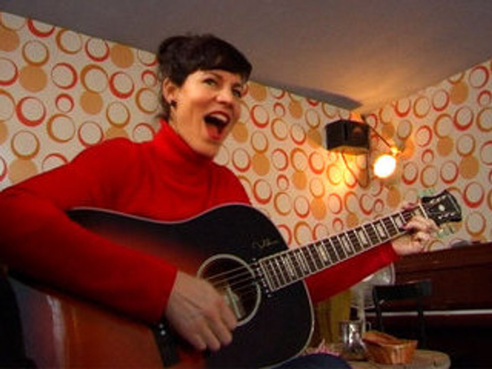 Lily Frost - Interview & live acoustique