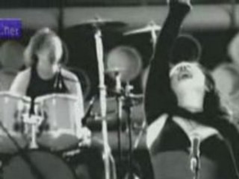 Sebnem_Ferah_-_Ben_Sarkimi_Soylerken_(Turkish_rock)