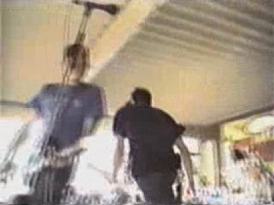 Blink-182 - Pathetic (live FSAS opening 1999) 08