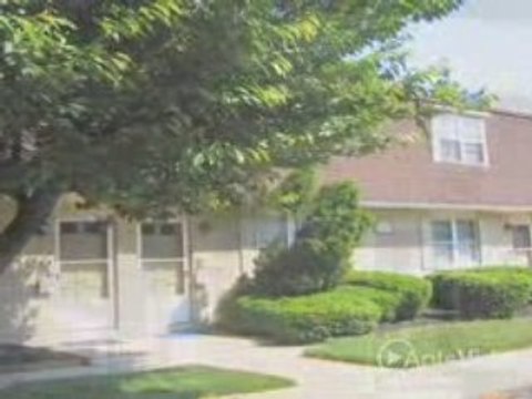 Roberts Mill Apartments and Townhomes in Maple Shade, NJ