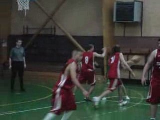 Un panier des basketteurs d'Escaudœuvres