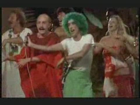 Ya du soleil et des nanas