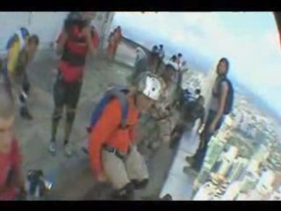 Base jump Kuala Lumpur