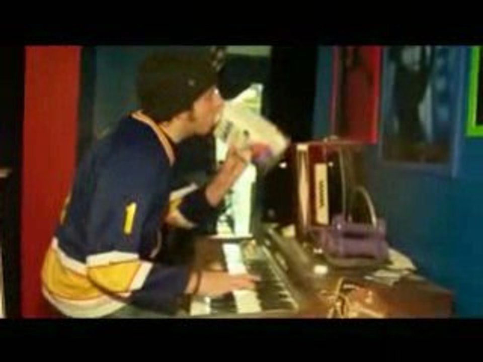 Tout Tout Tout (Rough Knee & Buzzy Shit feat Phantomas)