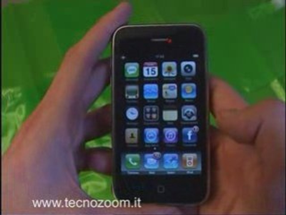 Video confronto smartphone touchscreen focus su iPhone