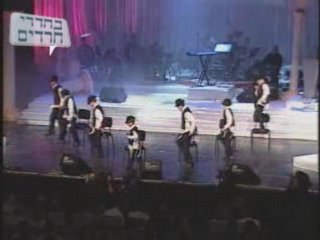 הקינדרלעך חונכים את מדור הוידיאו