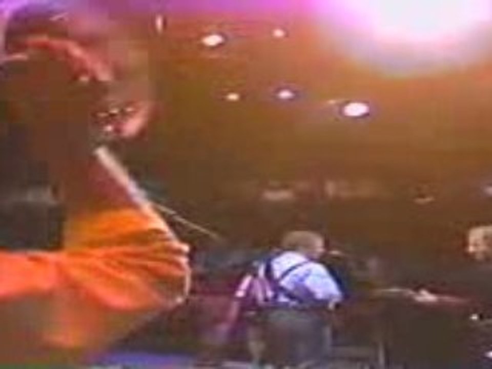 Mark Knopfler & Chet Atkins - Walk Of Life (Live 1987)