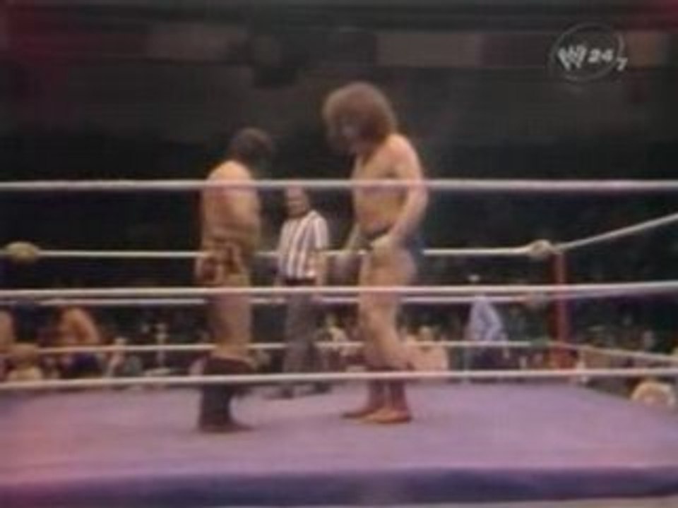 Legends - Iron Sheik & Andre the Giant - 6  www.desipad.com