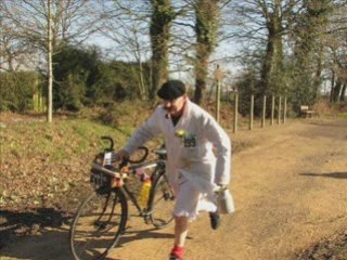 Mario  et son petit  vélo à thorigné fouillard n.1