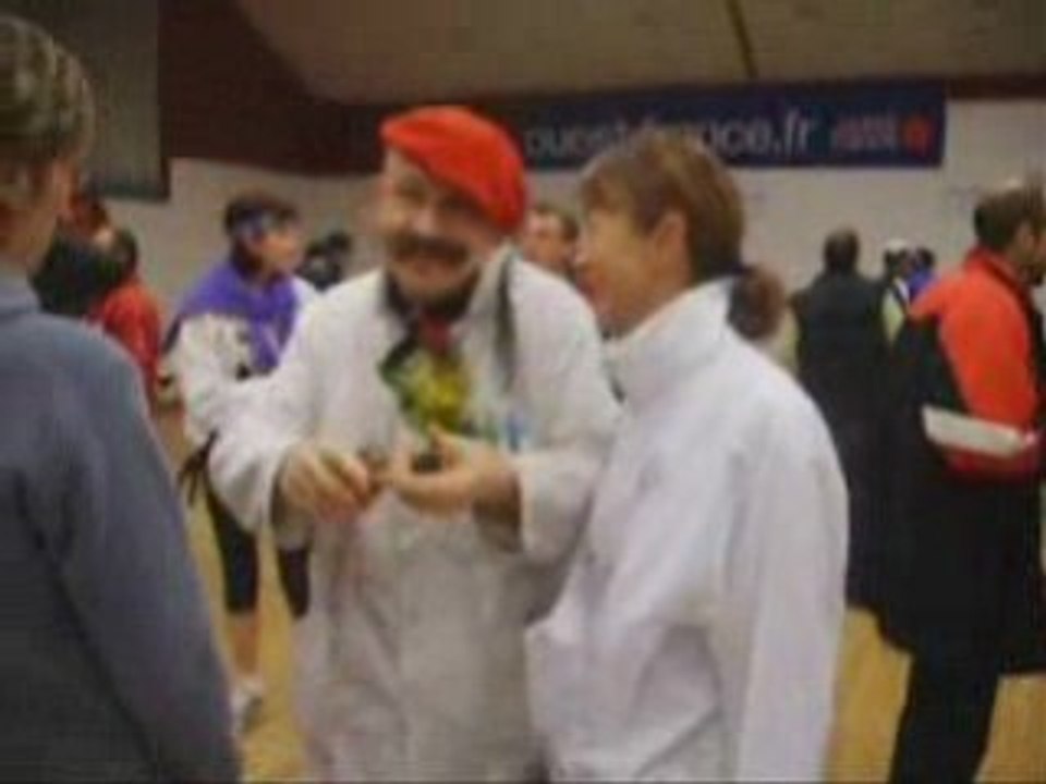 mario et son petit vélo dans la course à Thorigné  fouillard