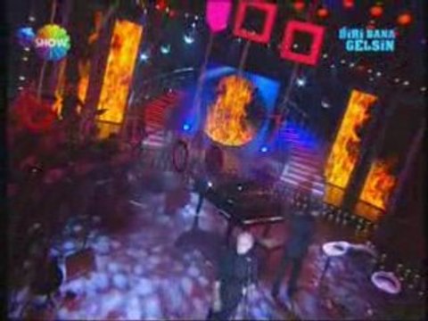 Düet- Fehrat Göçer Edip Akbayram- Yarım Yarım