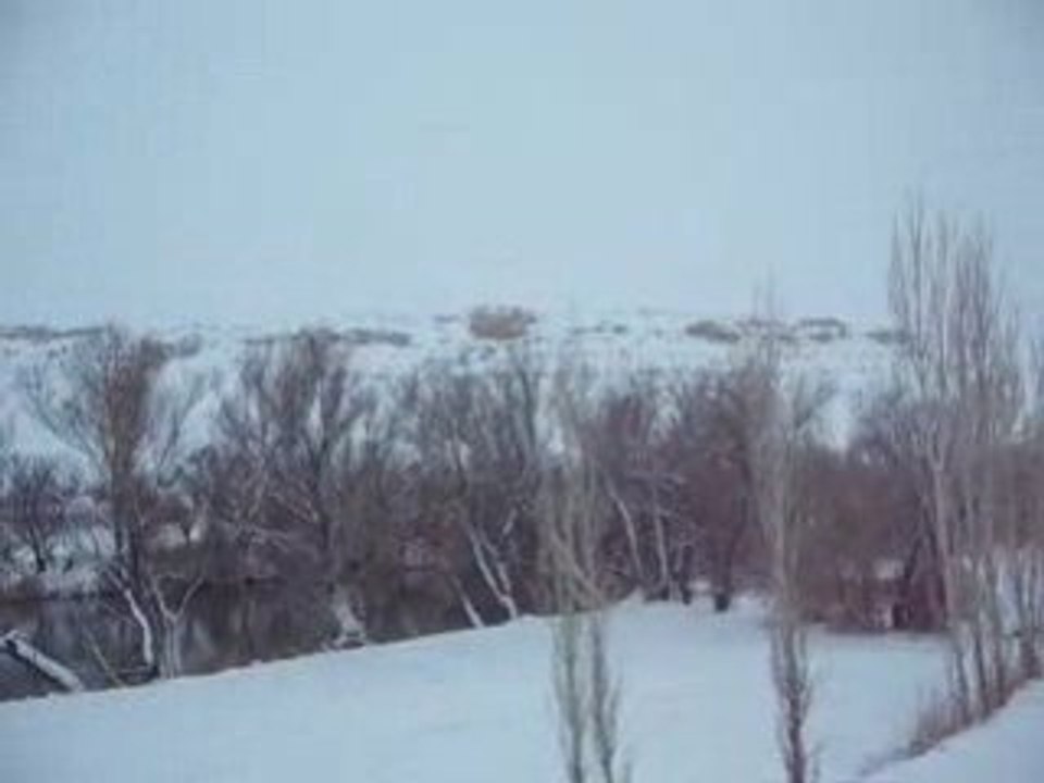 SARIHIDIR KÖYÜ KIZILIRMAK YANINDA AKMAK