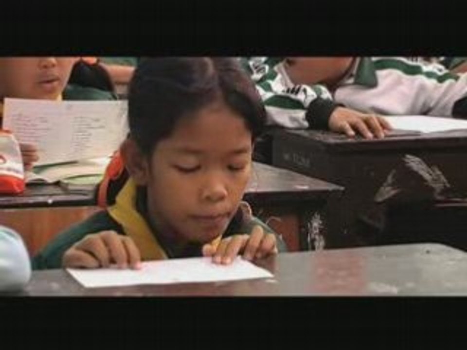 Eymeric en mission dans une école pauvre de Bangkok