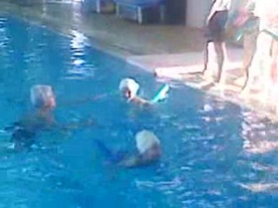 enzo a la piscine