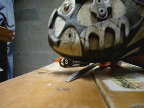 Mettre des crampons sur des chaussures automatiques