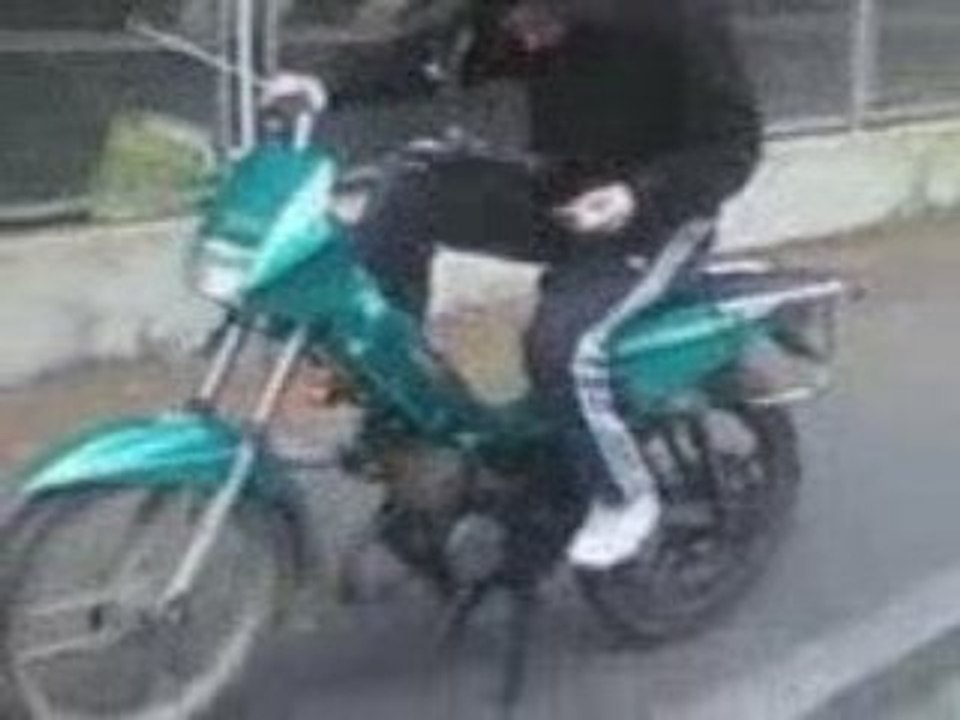 Vol moto elien