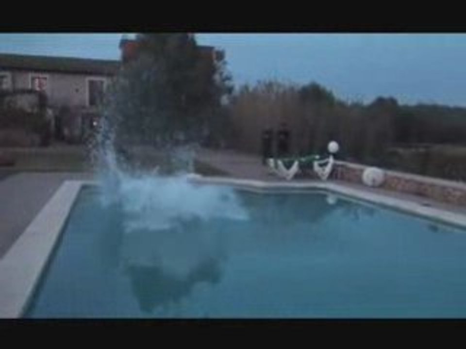 Condón, piscina