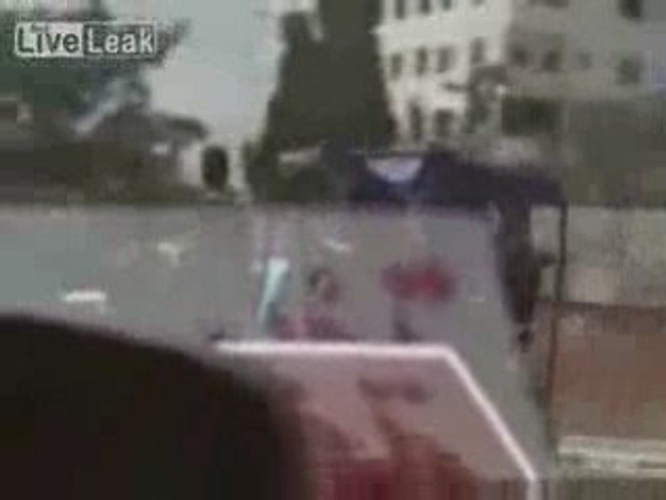 hommes battus par les terroristes du Hamas pendant la prière