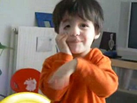 Guilhem fait des grimaces :p