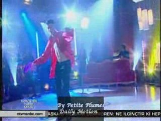 SEZEN AKSU - ROMAN KIZI