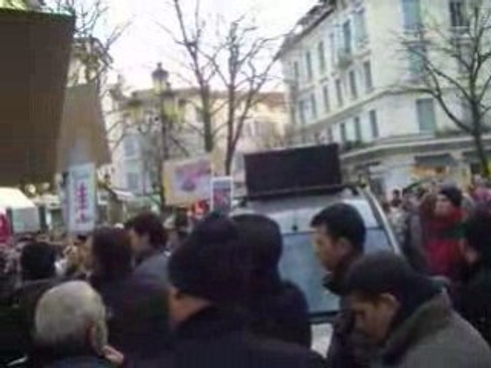 Manif à bourg en bresse contre le massacre israelien a gaza 1/8