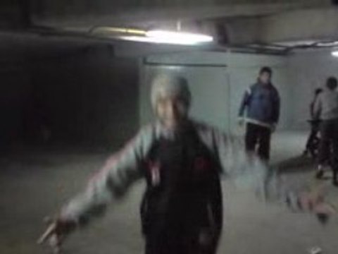 140 dirt bike dans le garage