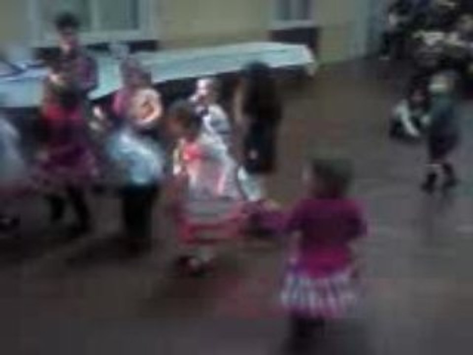 Vidéo DES PETIT KI DANSE