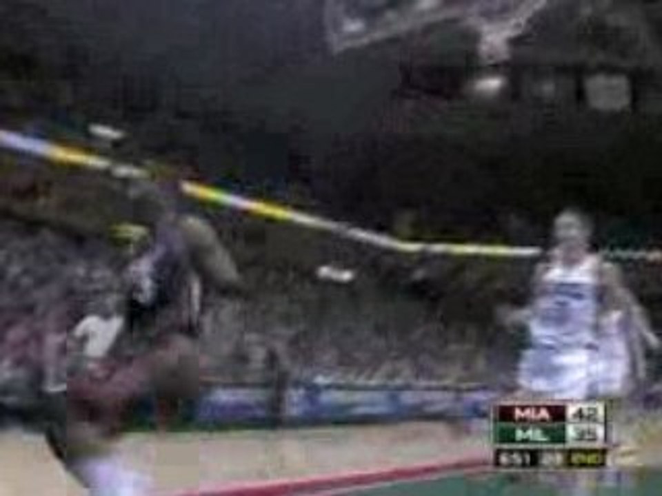 NBA Dwyane Wade takes it to the bucket for the power slam.