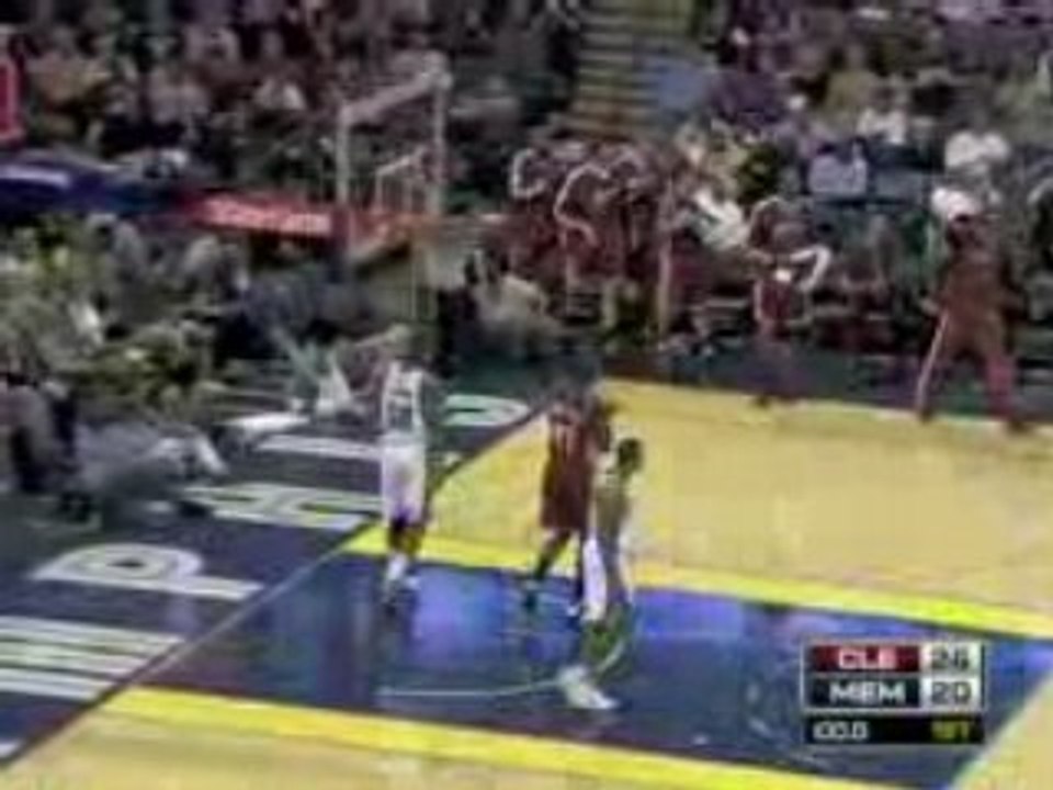 NBA Wally Szczerbiak catches the Mo Williams touchdown