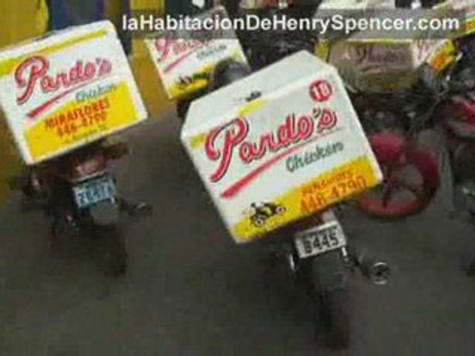 Convención de motociclistas en Pardo´s Chicken