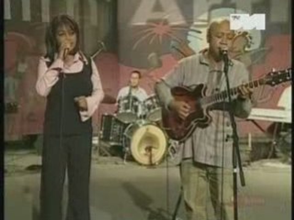 Solo Andrianasolo & Clara - Tojo (Live)