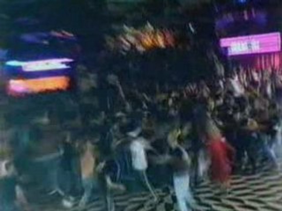 [Video Gabber] PIRAMIDE PAURA@Number One (Rovato) - Vidéo Dailymotion