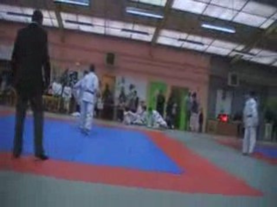 MOV057