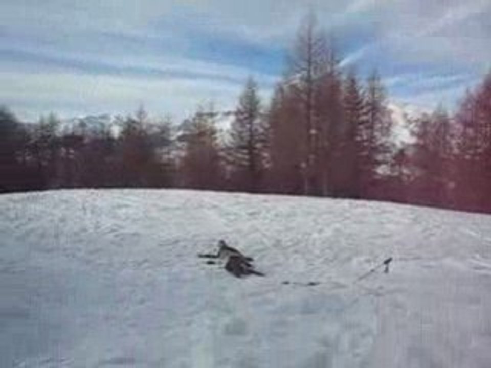 Aterrissage délicat pour Maro en ski 2 - Les Arcs 2009