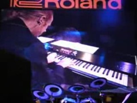 Roland V-Piano par Scott Tibbs Namm 2009 Part 1/2