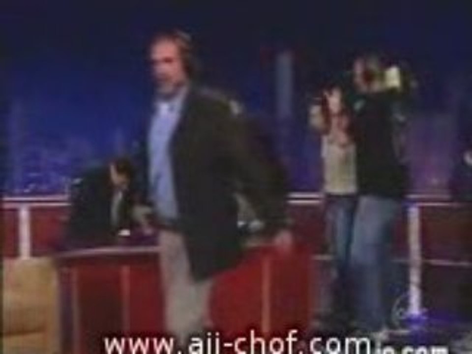 تلدغ مذيع في برنامج تلفزيوني